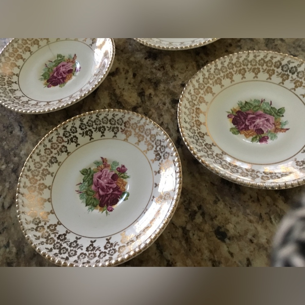 Vintage 22 Kt. Gold Roses plates almost 6 in. Width, set of 8 - Picture 3 of 15